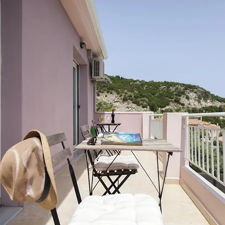 Nikoleta Hotell Apolpaina
