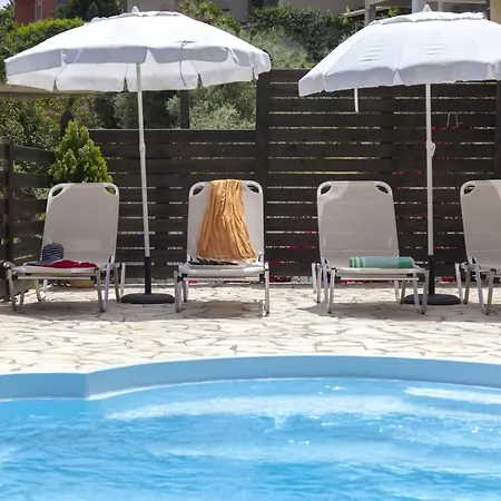 Nikoleta Hotell Apolpaina